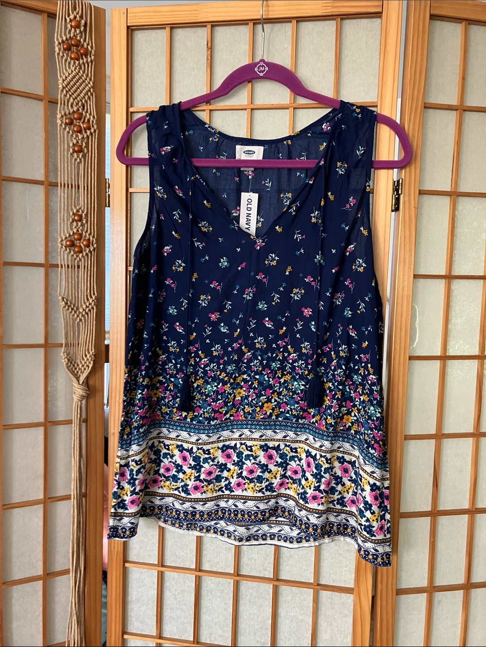 NWT Old Navy Medium Navy Floral Border-Print Sleeveless Lightweight Tank